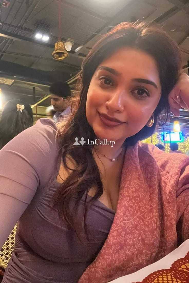 stylish blonde hair and hazel eyes this is mahi singh an elegant twenty one year old call girls - Call Girls in Arambagh