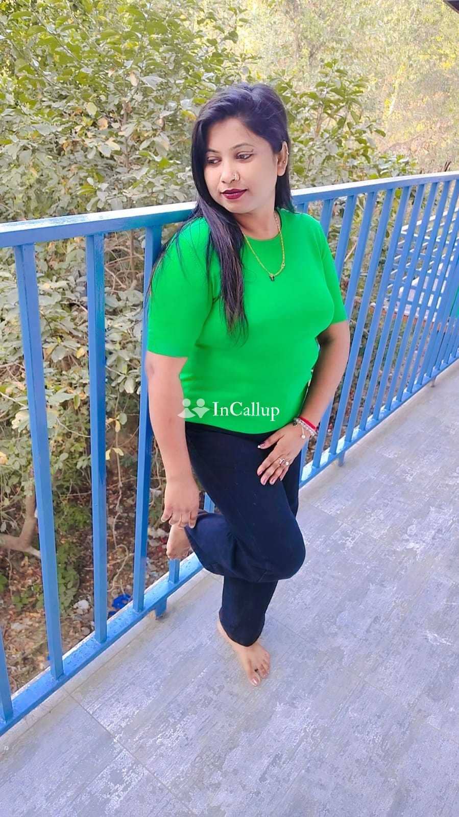 queen known for being friendly vibrant colored hair and blue eyes flirty rahul nineteen year old call girls babe - Call Girls in Arambagh