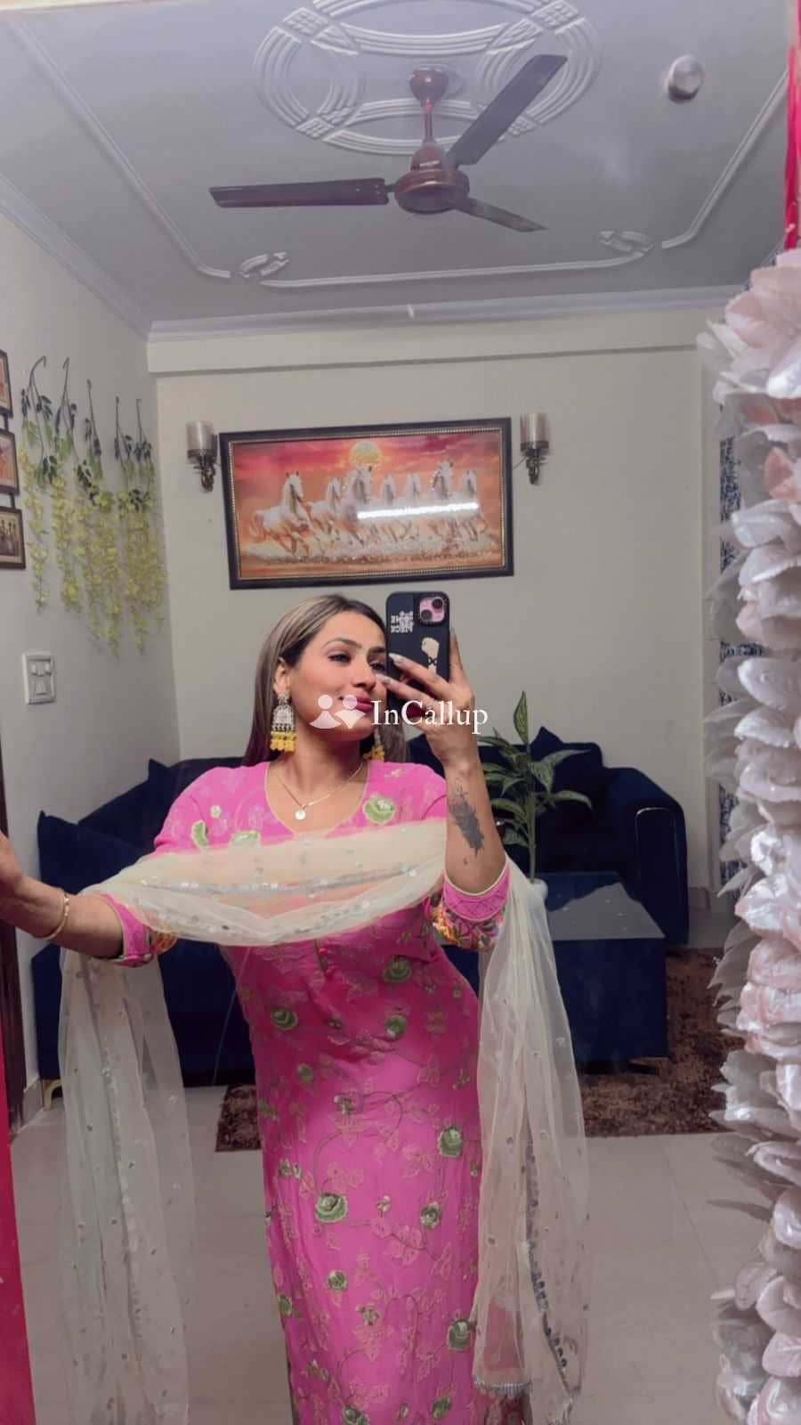 petite sadhiya parveen twenty one year old call girls located in arambagh available now trusted reliable service - Call Girls in Arambagh