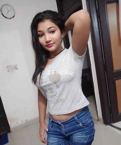 dreamy black eyes and brown hair irresistible gorgeous escort in araria known for being alluring - Call Girls in Araria