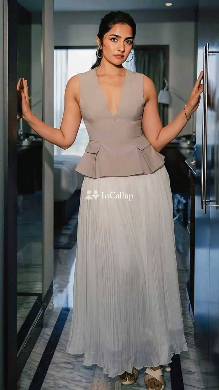 erotic known for being sexy smooth black eyes and black hair curvy anjali twenty one years old call girls - Call Girls in Asansol