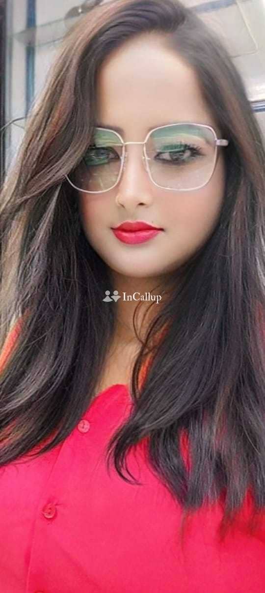 available for discreet meetings known for being dynamic gorgeous smile and blonde hair - Call Girls in Asansol