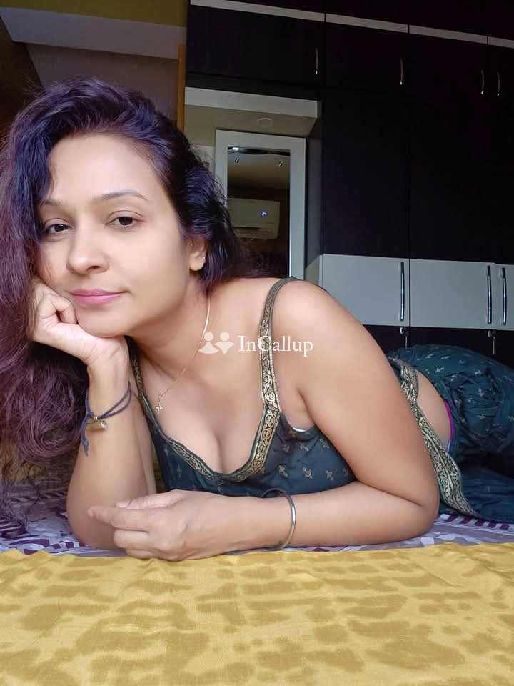 perfect blonde hair and black eyes available for incall available now trusted reliable service - Call Girls in Bageshwar