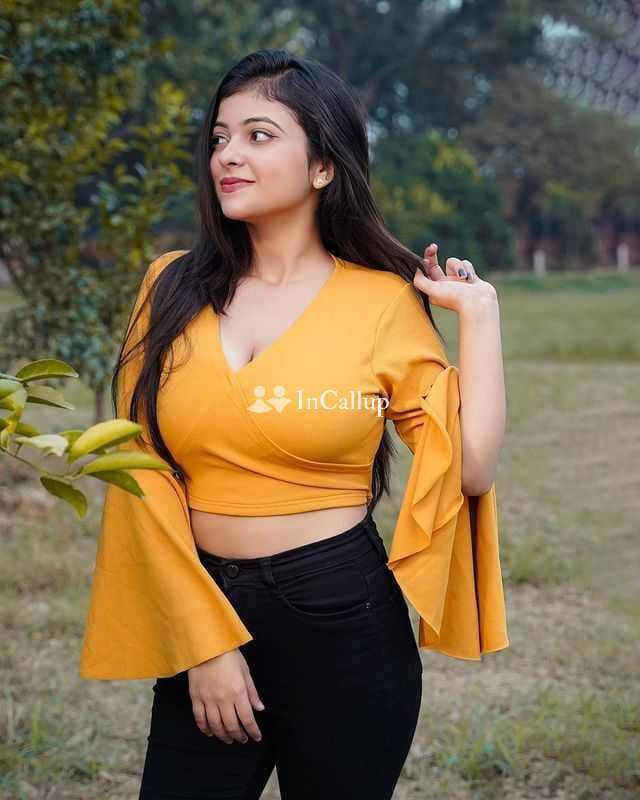 petite petite escort in baksa available for private dates known for being creative - Call Girls in Baksa