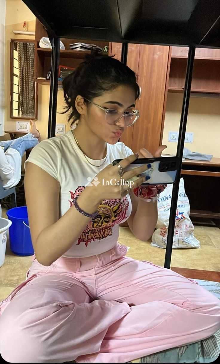 elegant khushi a twenty one year old call girls beauty escort luxury bdsm girlfriend experience service - Call Girls in Balrampur