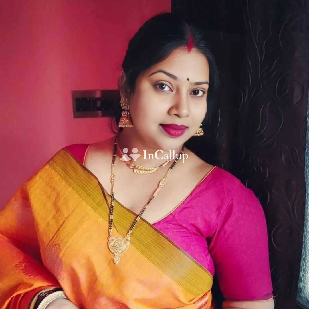 bold black hair and black eyes available for short notice available known for being professional - Call Girls in Barasat