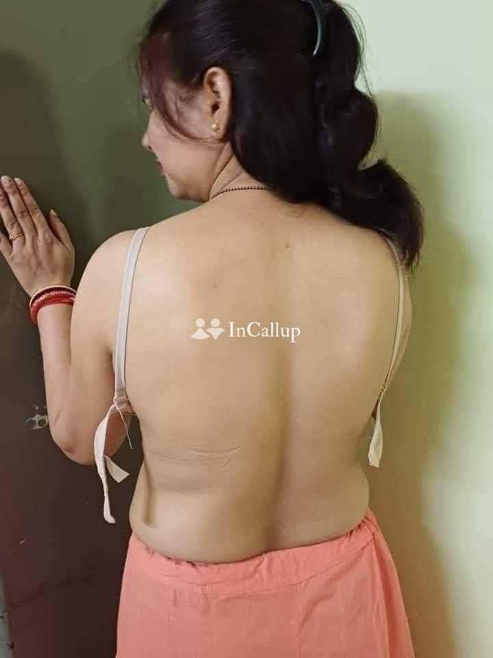 known for being flirty adorable black eyes and black hair escort girl from bardhaman - Call Girls in Bardhaman