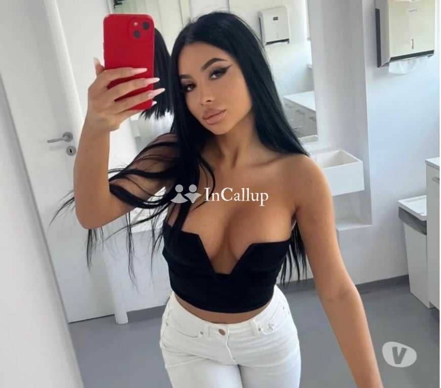 glamorous blonde hair and black eyes available for weekend fun meet jiya a charming twenty year old call girls - Call Girls in Bardhaman