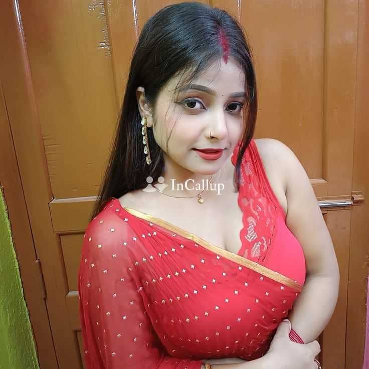 magnetic red eyes and blue hair known for being glamorous available for casual fun - Call Girls in Bardhaman
