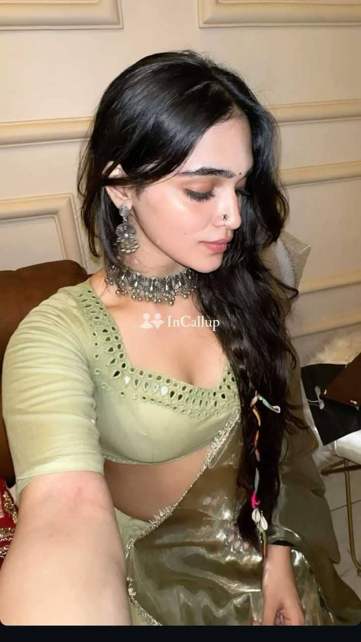 youthful black hair and black eyes hot girl in bargarh available now trusted reliable service - Call Girls in Bargarh