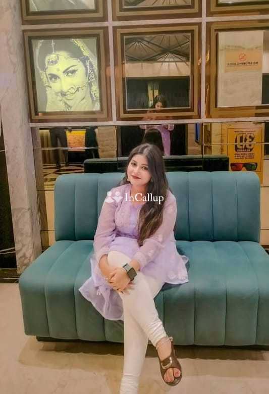 known for being cheerful available for long bookings dreamy colored eyes and blue hair gorgeous - Call Girls in Barrackpore