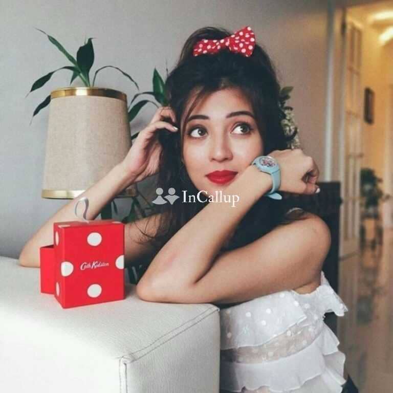 seductive known for being gentle this is pooja patel an elegant twenty one year old call girls - Call Girls in Barrackpore