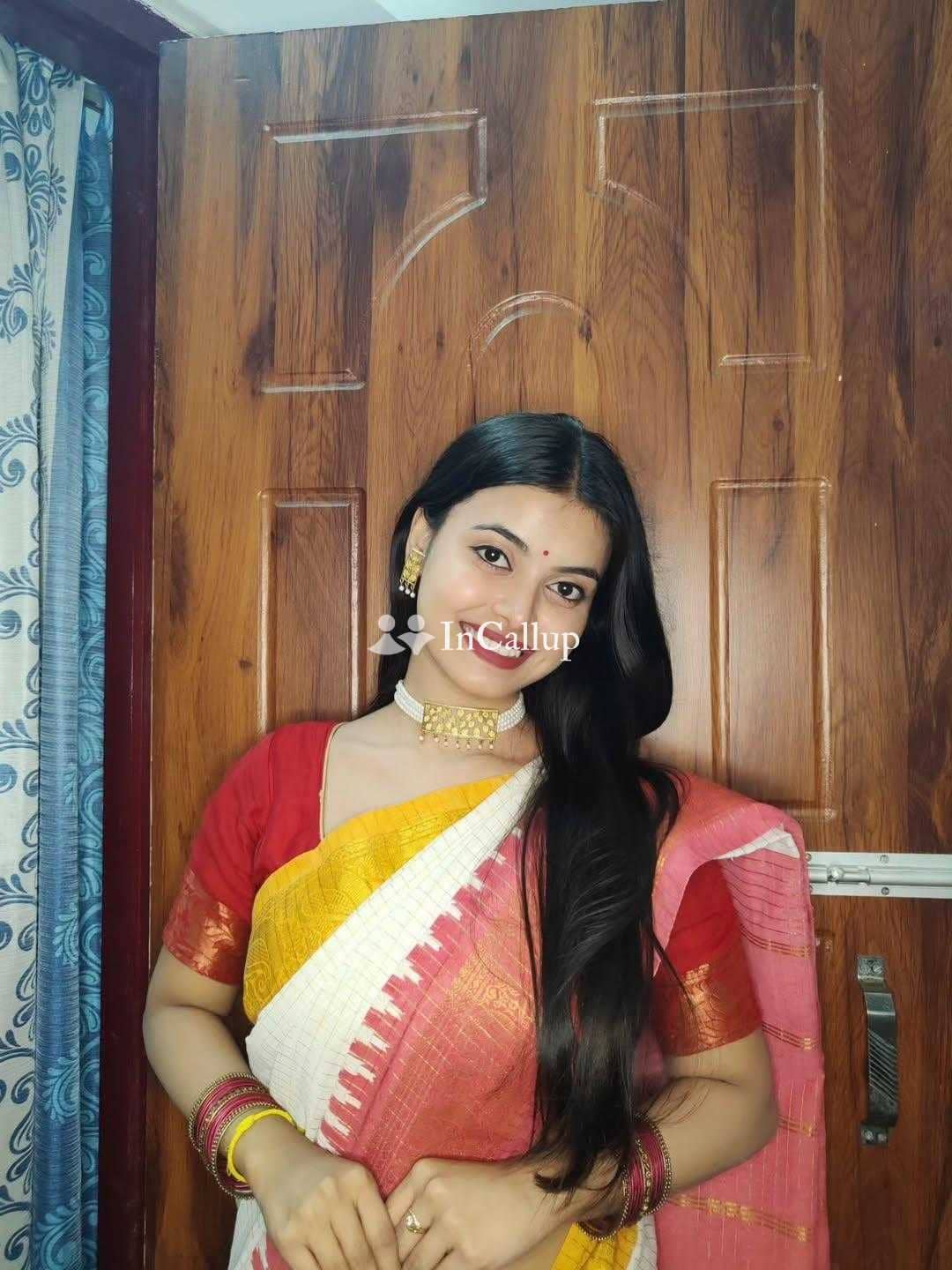 available for advance booking known for being cute discover punam beautiful twenty two year old call girls - Call Girls in Barrackpore