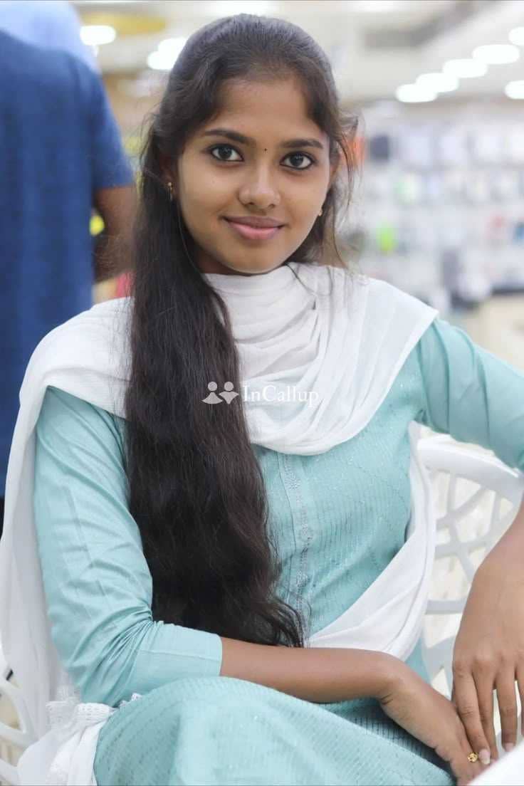 perfect rekha mandal twenty one year old call girls companion known for being charismatic - Call Girls in Barrackpore