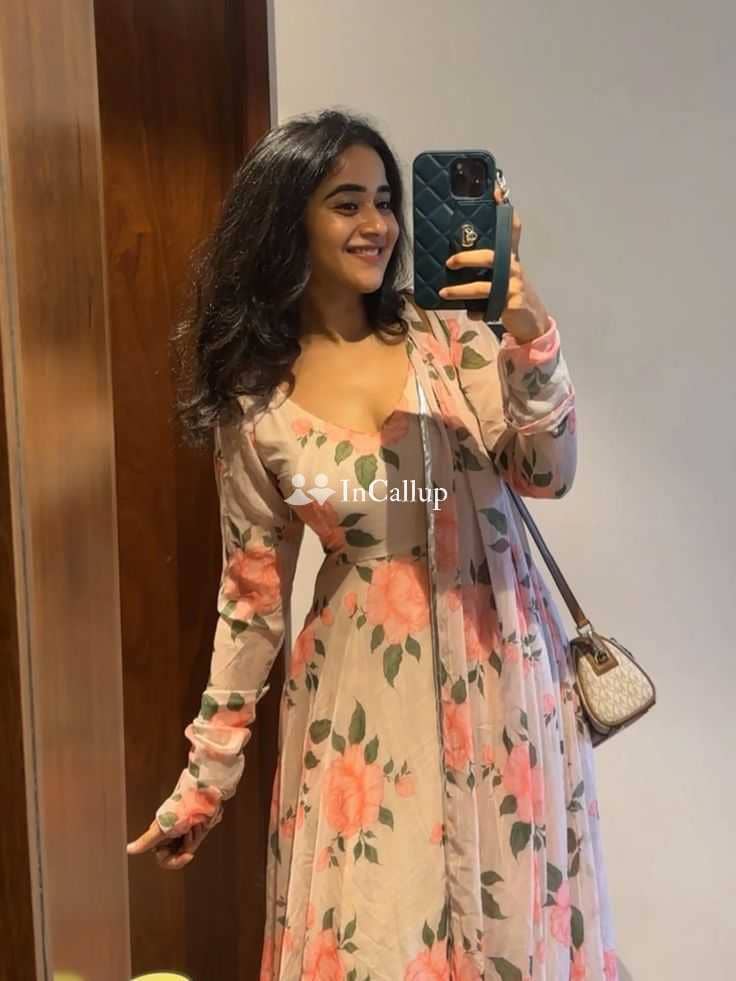 luxury arawy jha twenty year old call girls model passionate with black body type and black eyes - Call Girls in Baruipur