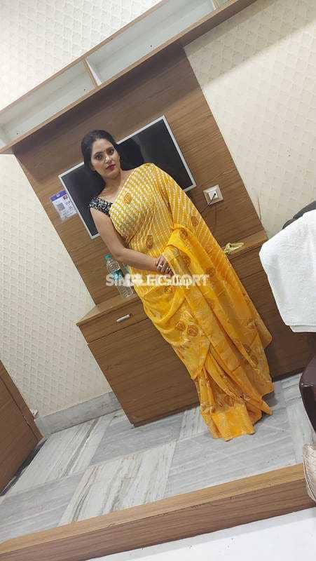 playful elite girlfriend experience body ejaculation french kiss services playful black body and brown hair - Call Girls in Basirhat