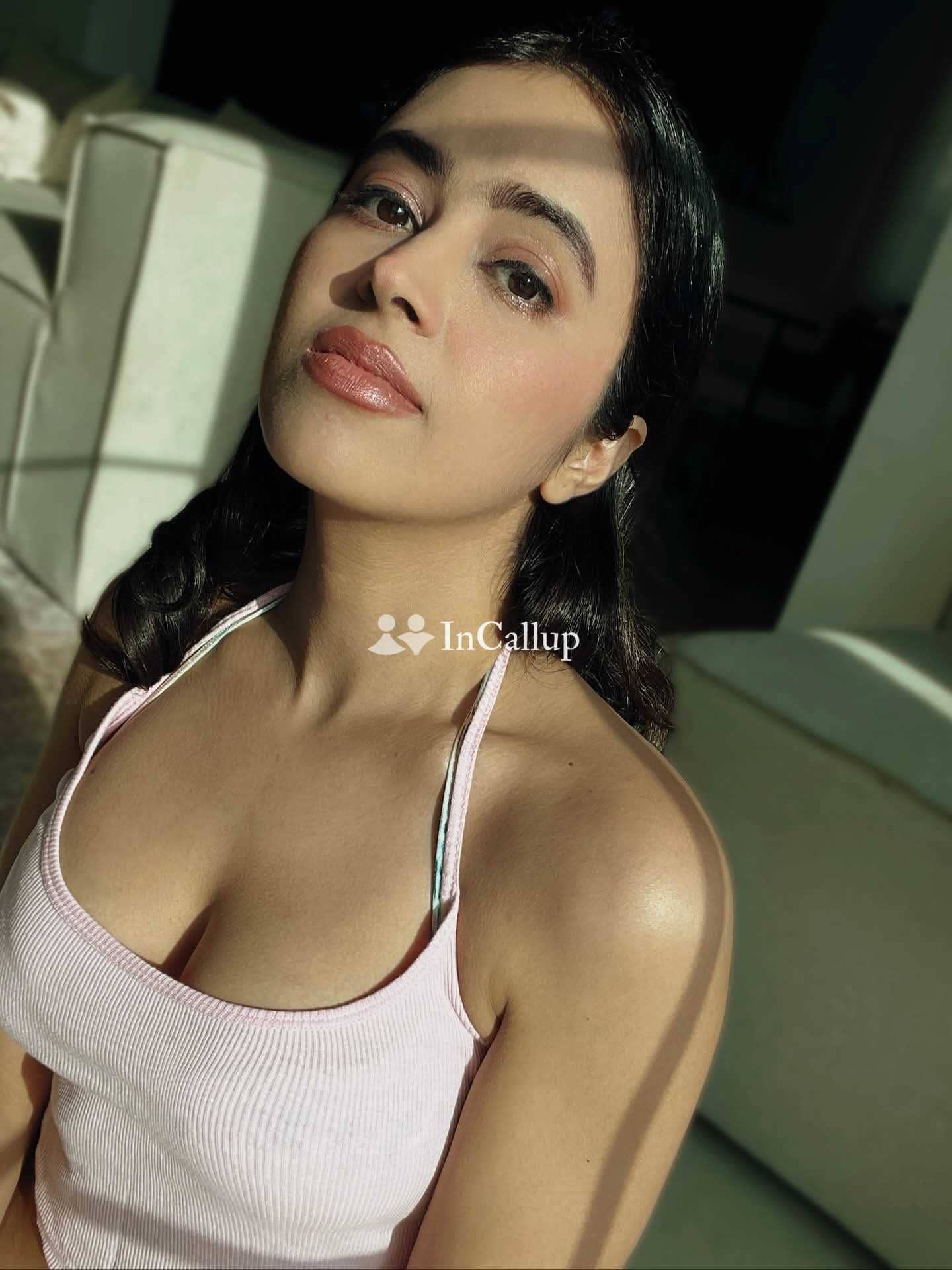 known for being glamorous fun available in bastar available for day and night service - Call Girls in Bastar