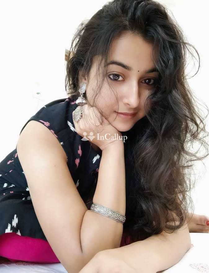 with busty body and black eyes available now trusted reliable service - Call Girls in Bathinda