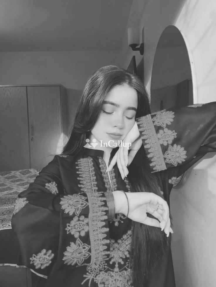 dreamy black eyes and black hair experience passion with only cash payment on a twenty one year old call girls - Call Girls in Bellary