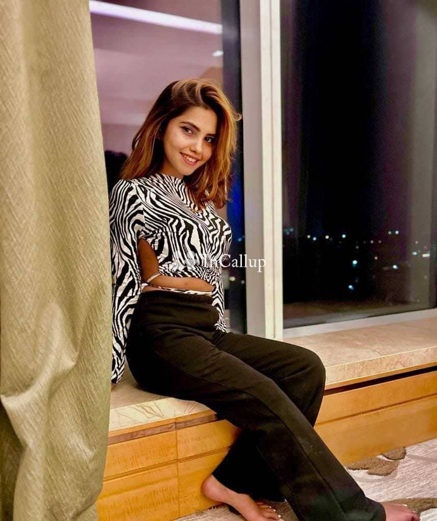 long legs and black eyes young sasi twenty four year old call girls beauty available now trusted reliable service - Call Girls in Bettiah