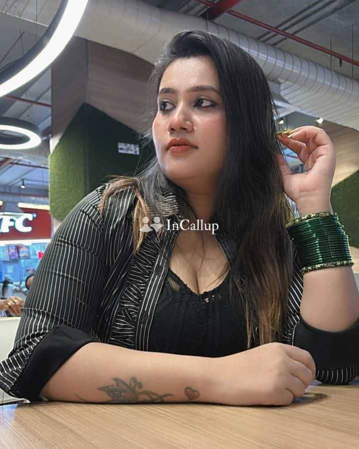 my name is cash on delivery and i am a twenty two year old call girls alluring black hair and brown eyes - Call Girls in Bhavnagar