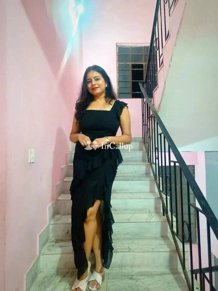 experience pure pleasure with anushka 21yearold curvy call girl from bhavnagar awaits your desires - Call Girls in Bhavnagar