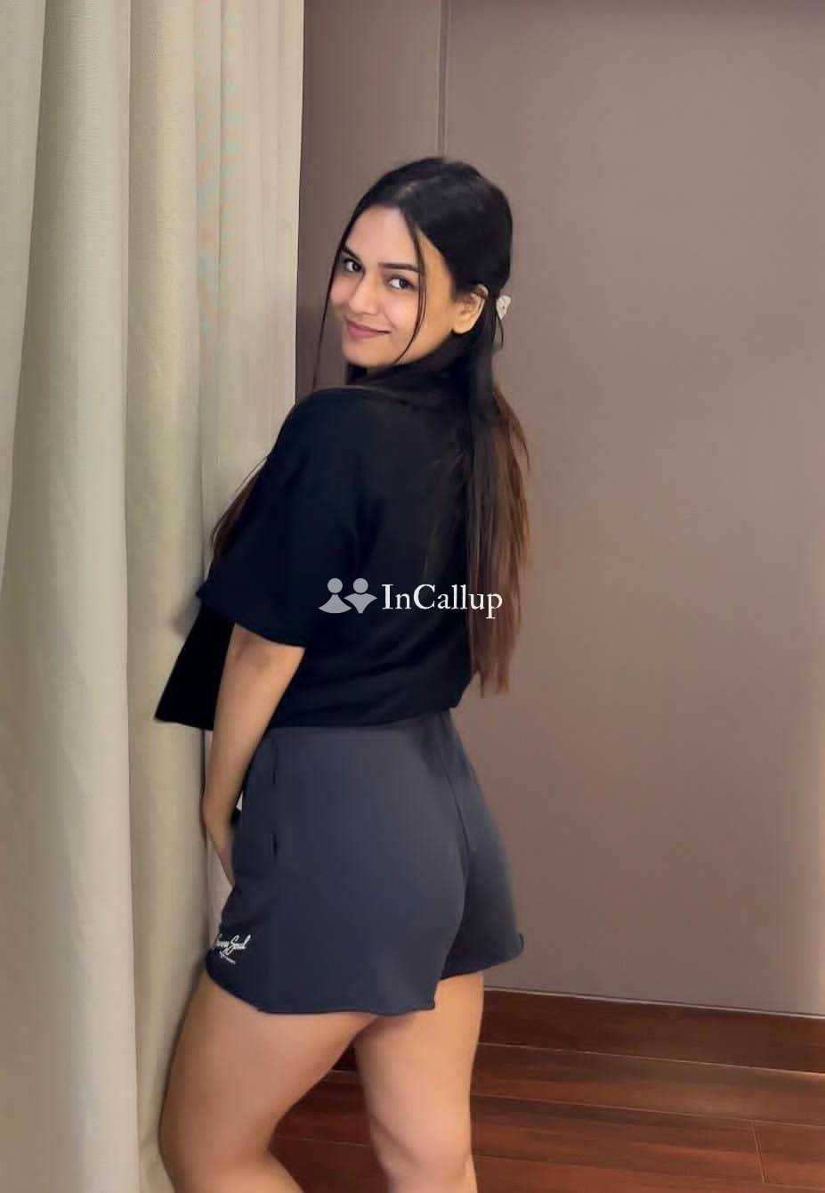 gorgeous escort in bhiwandi cute black eyes and black hair available now trusted reliable service - Call Girls in Bhiwandi