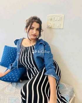 dreamy available for weekend fun long legs and colored eyes known for being attractive - Call Girls in Bhiwani