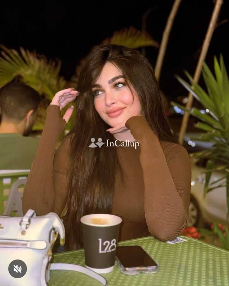 with curvy figure and black eyes available now trusted reliable service - Call Girls in Bhopal