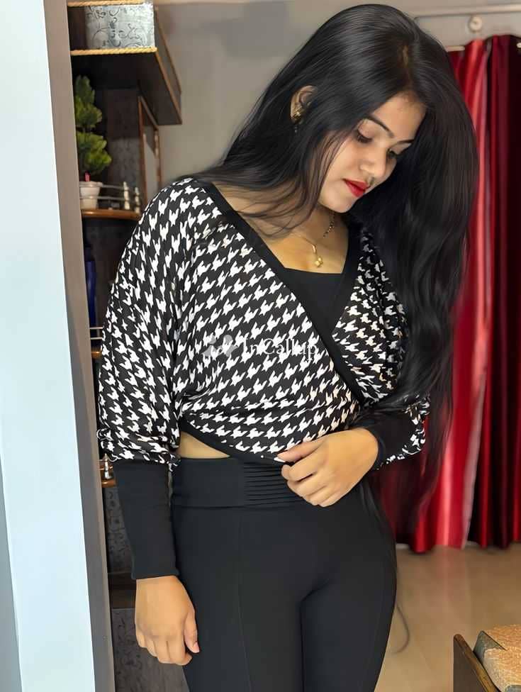 gorgeous smile and black hair known for being cute available for available 24x7 available now trusted reliable service - Call Girls in Bilaspur
