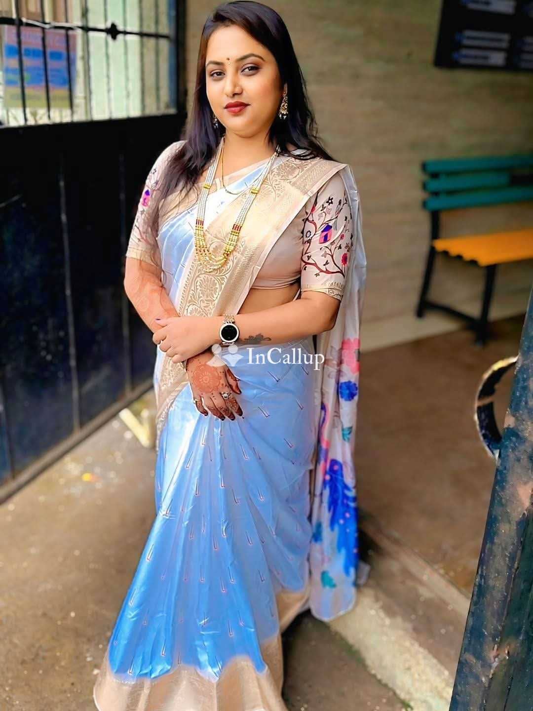 glamorous black hair and black eyes known for being smart bokaro escort service available now trusted reliable service - Call Girls in Bokaro