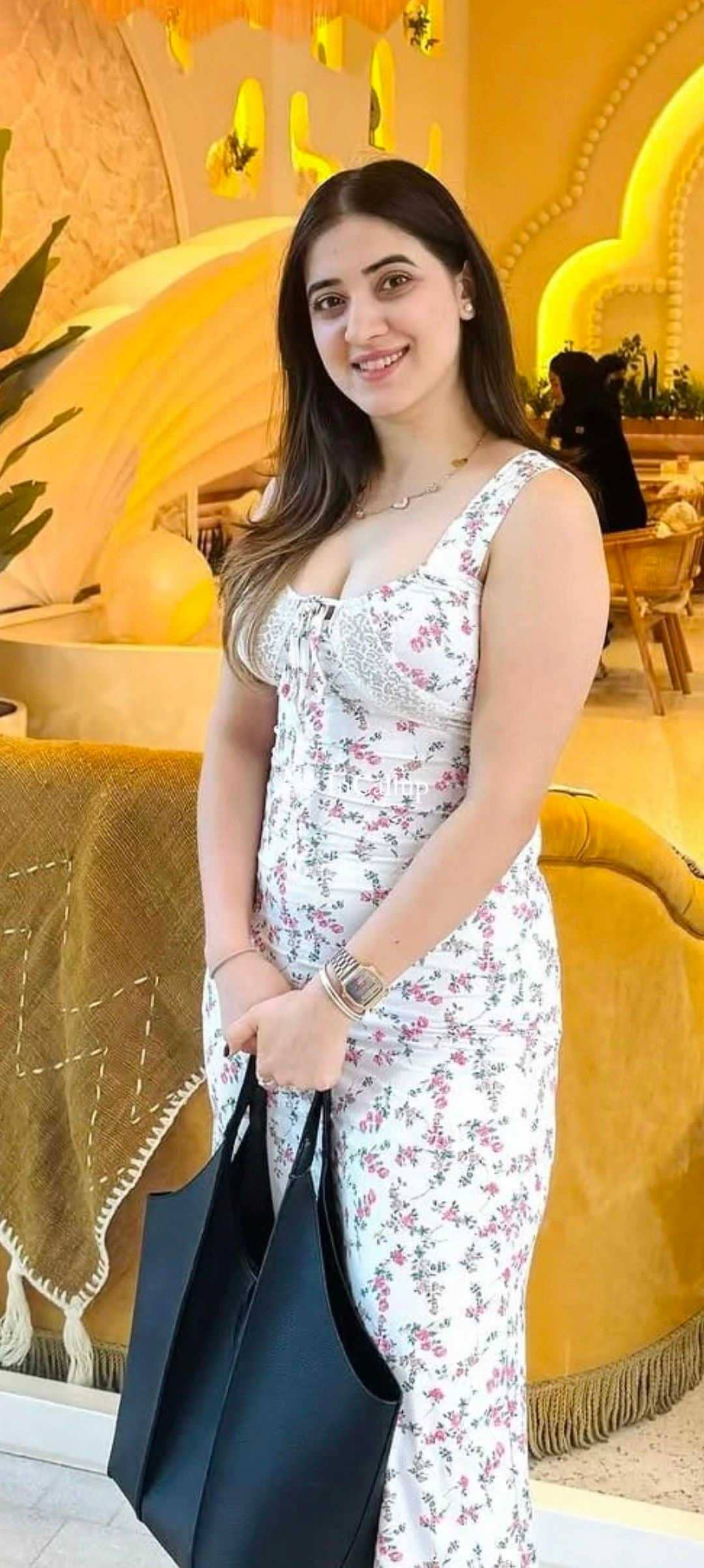 bokaro escort service thrilling available for private dates sparkling black eyes and black hair - Call Girls in Bokaro