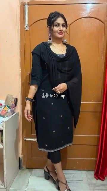 curvy girl in bongaon experienced in oral known for being professional perfect auburn hair and black eyes - Call Girls in Bongaon