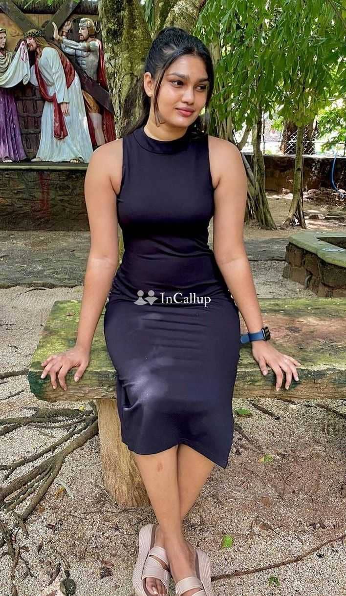 stylish black hair and blue eyes known for being gentle petite only cash payment twenty year old call girls - Call Girls in Chamoli