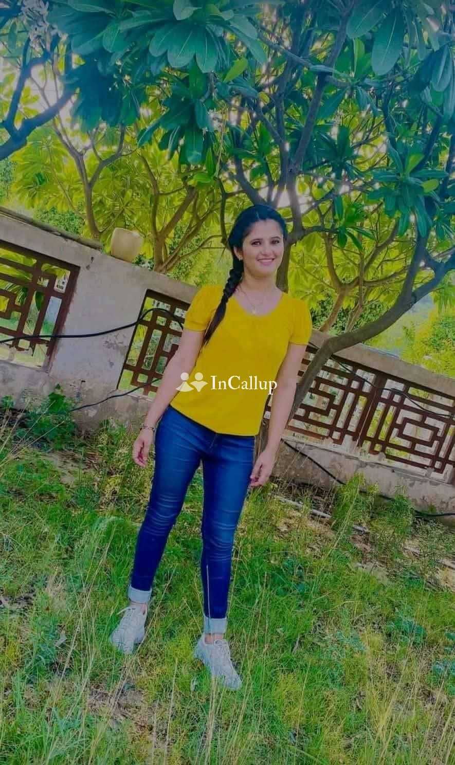 i am sunena singh a twenty one year old call girls sensual delicate black hair and black eyes - Call Girls in Chandigarh