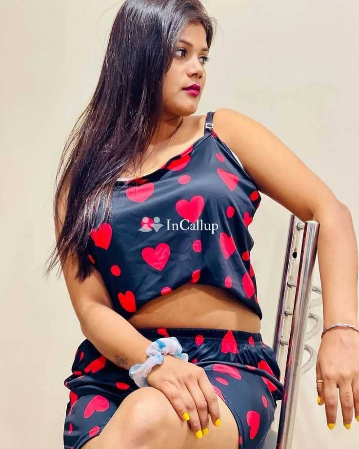 available for outcall local to chandrapur delicate black hair and black eyes known for being hot tempered - Call Girls in Chandrapur