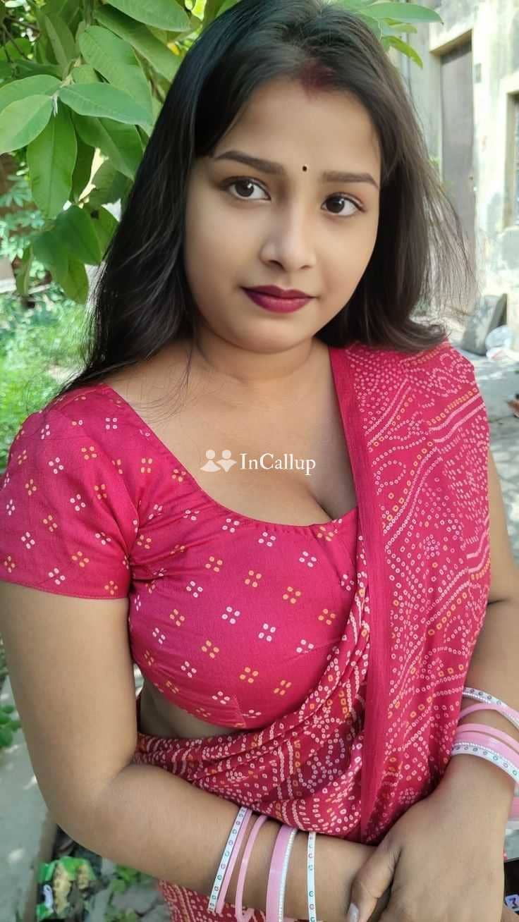 available for discreet meetings petite with slim body and black hair available now trusted reliable service - Call Girls in Chandrapur