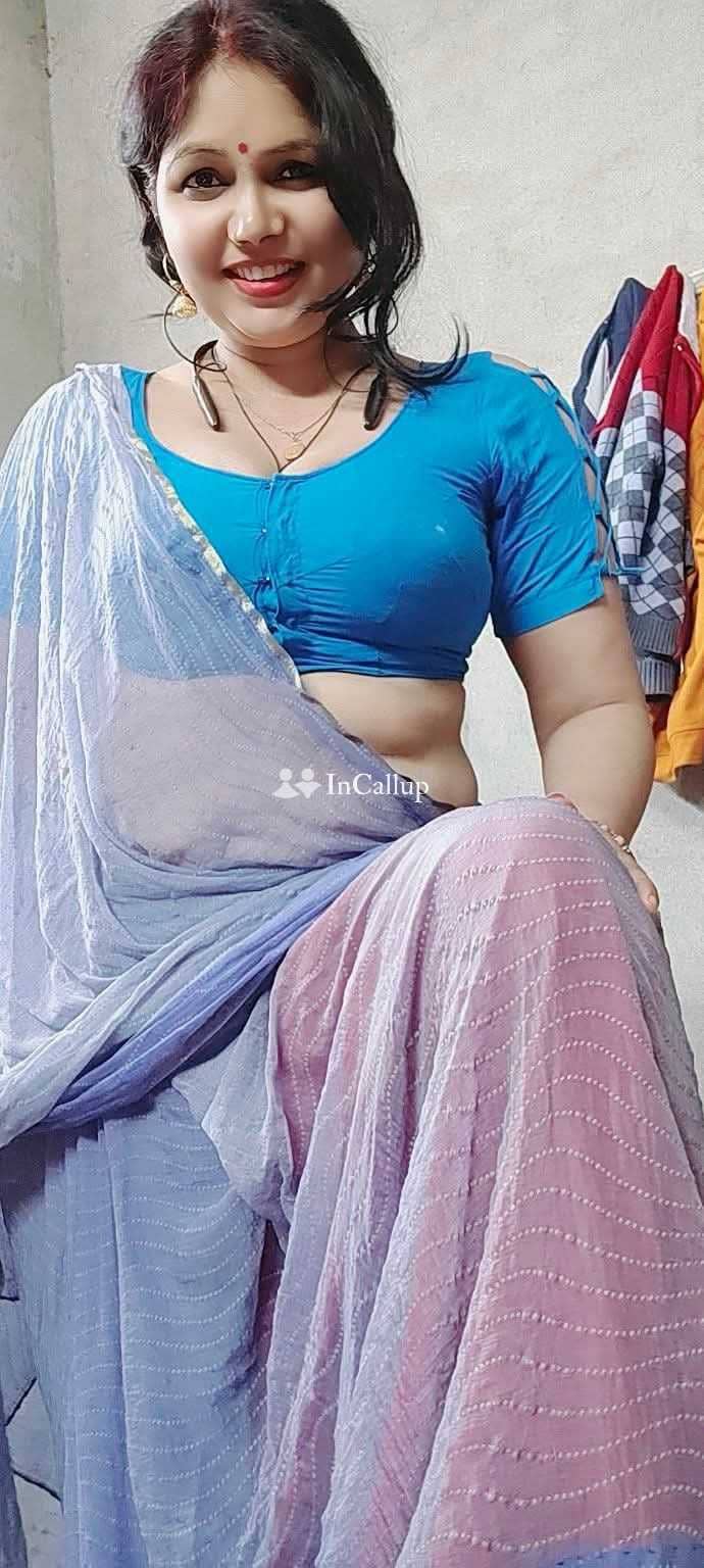 elegant priya a twenty two year old call girls beauty fresh black hair and black eyes chatra escort service - Call Girls in Chatra