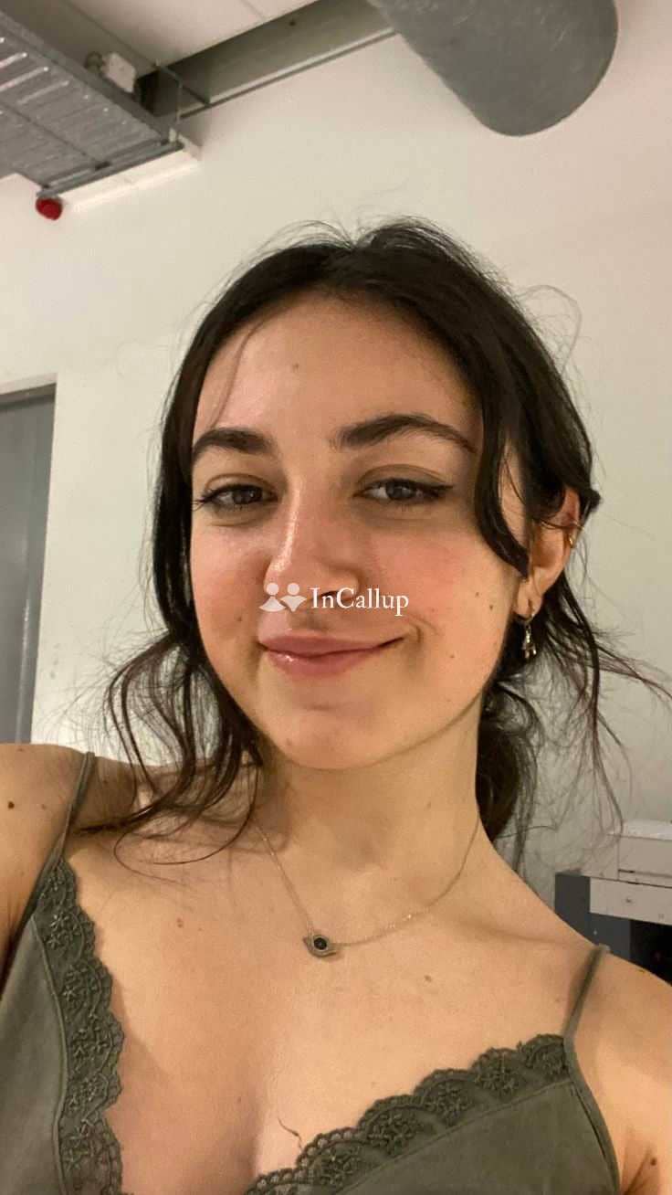 naughty priya twenty two year old call girls girl available available now trusted reliable service - Call Girls in Contai