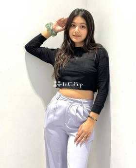 with curvy figure and black eyes available for overnight stays known for being glamorous - Call Girls in Darbhanga