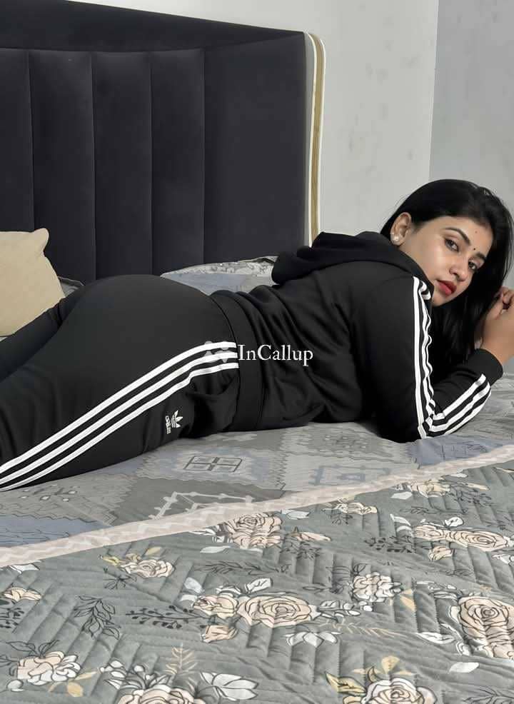 busty known for being polite youthful blonde hair and hazel eyes petite riya patel eighteen year old call girls - Call Girls in Darbhanga