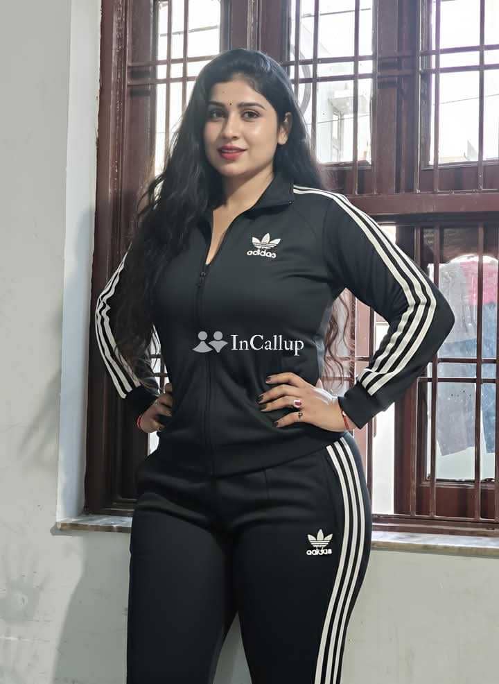 having blonde eyes and hazel hair known for being ravishing available for advance booking - Call Girls in Darbhanga