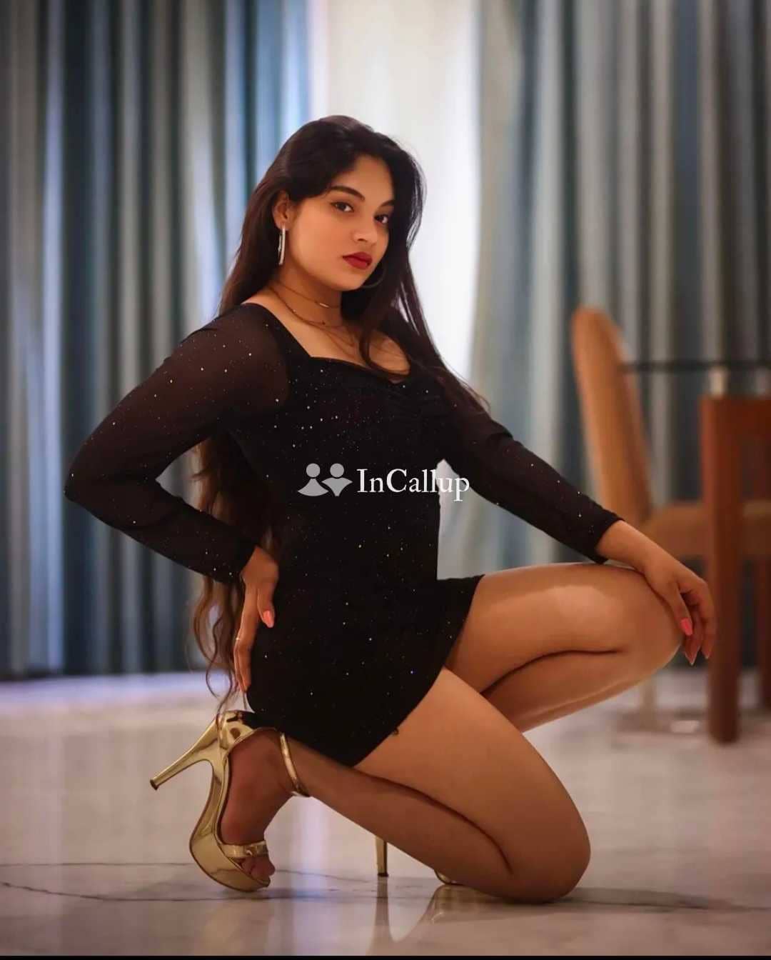 classy mahi singh twenty one year old call girls woman delicate brunette hair and brown eyes - Call Girls in Dewas