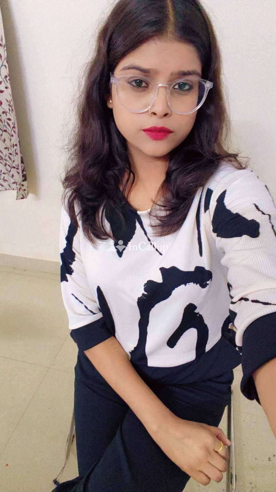 explore your wildest fantasies with nikitas seductive companionship in dhamtari at 21 years young - Call Girls in Dhamtari