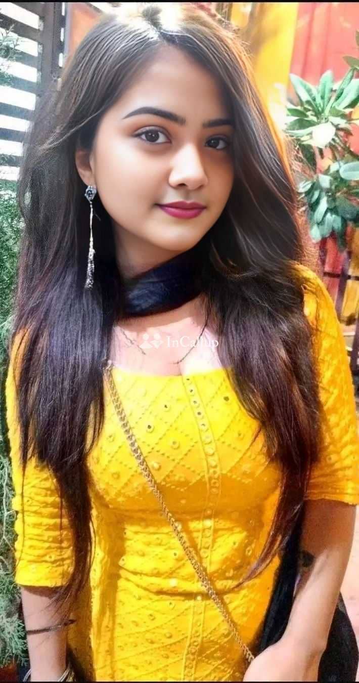 known for being sensual friendly escort in dhule model look with black eyes and black hair - Call Girls in Dhule