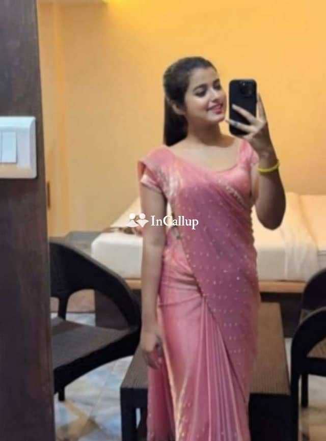 girls from durgapur alluring blonde hair and hazel eyes known for being attractive - Call Girls in Durgapur