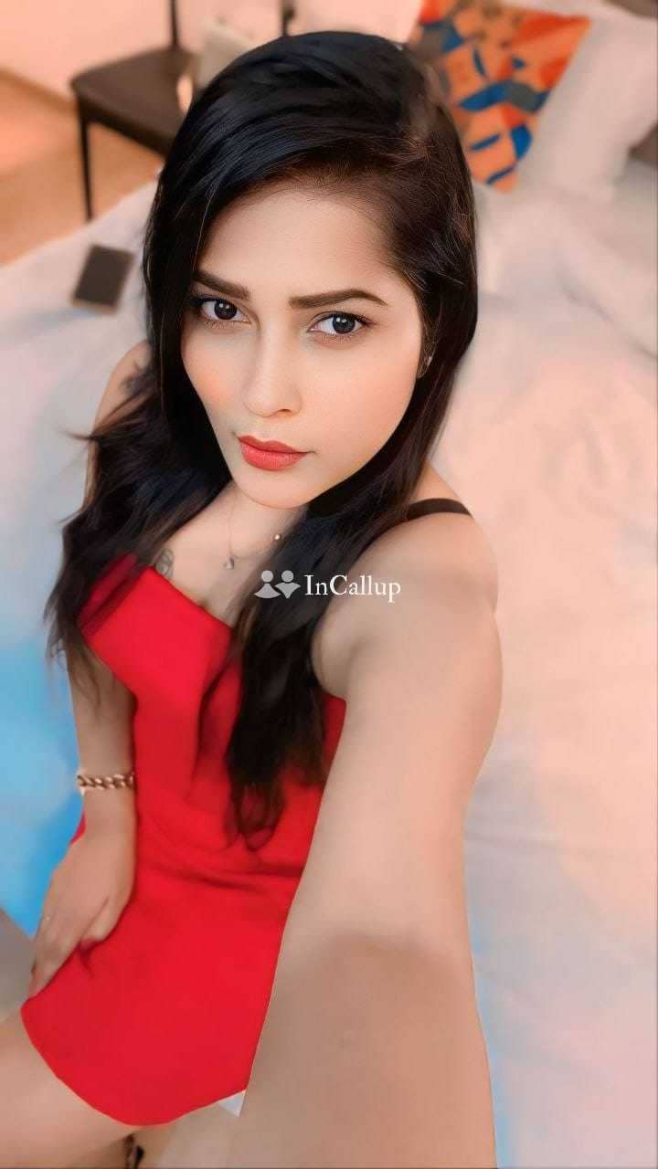 gorgeous smile and black hair available now trusted reliable service - Call Girls in East Delhi