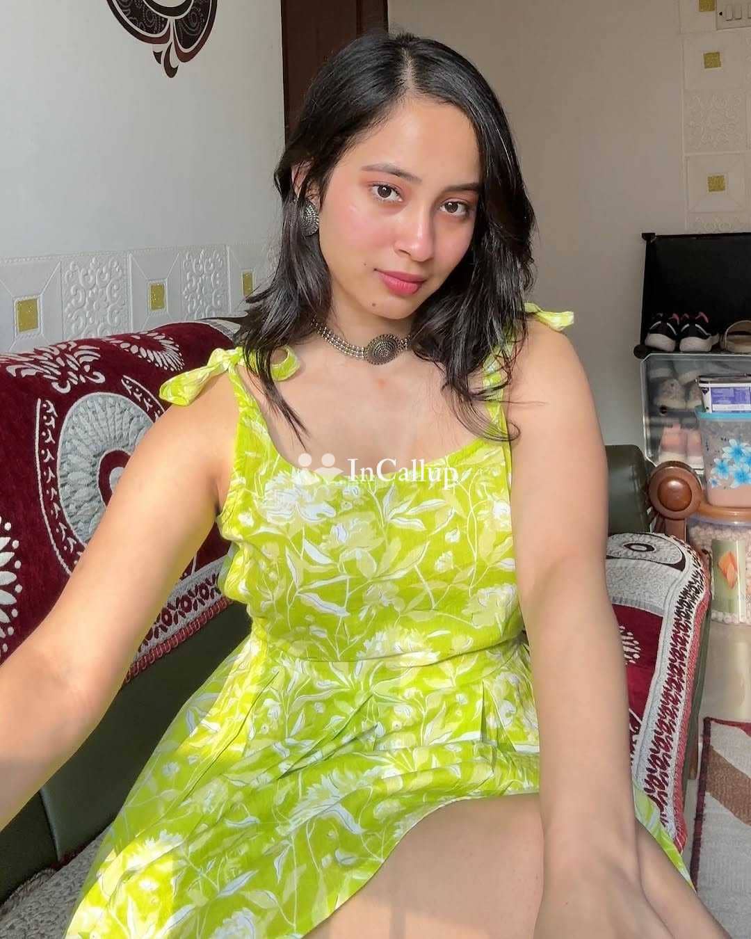 offering service in eluru available for short notice available with black hair and black body type - Call Girls in Eluru