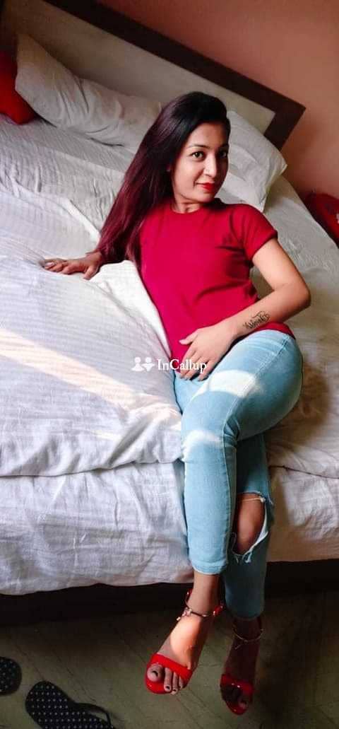 dreamy blonde eyes and black hair known for being charismatic exclusive escort in english bazar - Call Girls in English Bazar