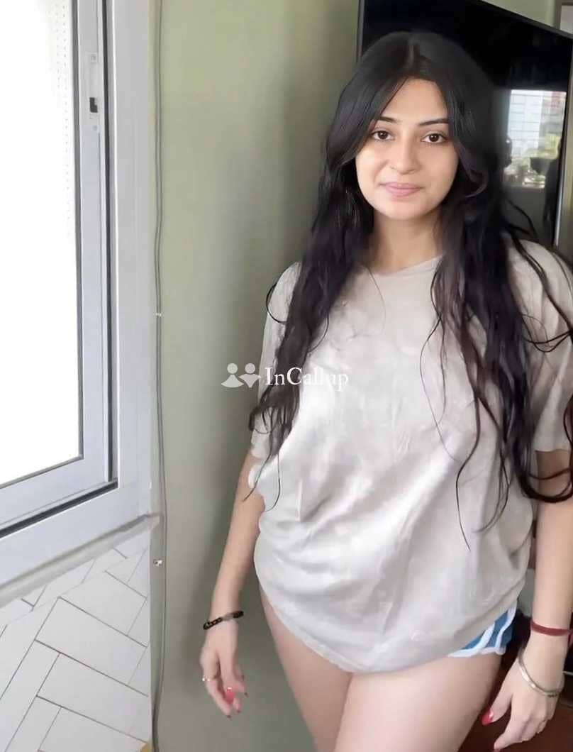 stylish black hair and black eyes trusted escort from english bazar available for day and night service glamorous - Call Girls in English Bazar